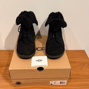 UGG Quincy Black Sherling Lined Boots